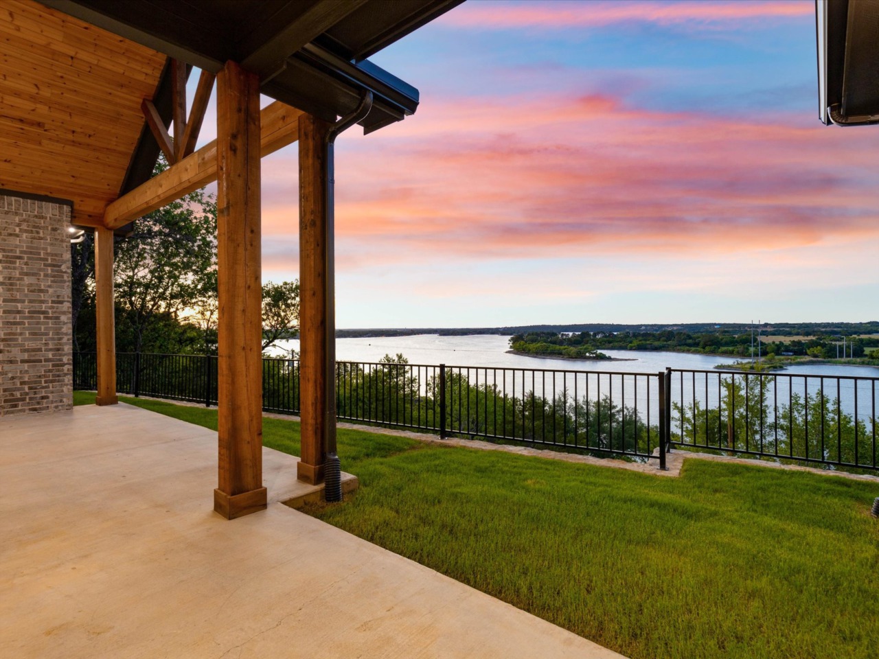 2911 San Gabriel Drive Granbury, TX 76048