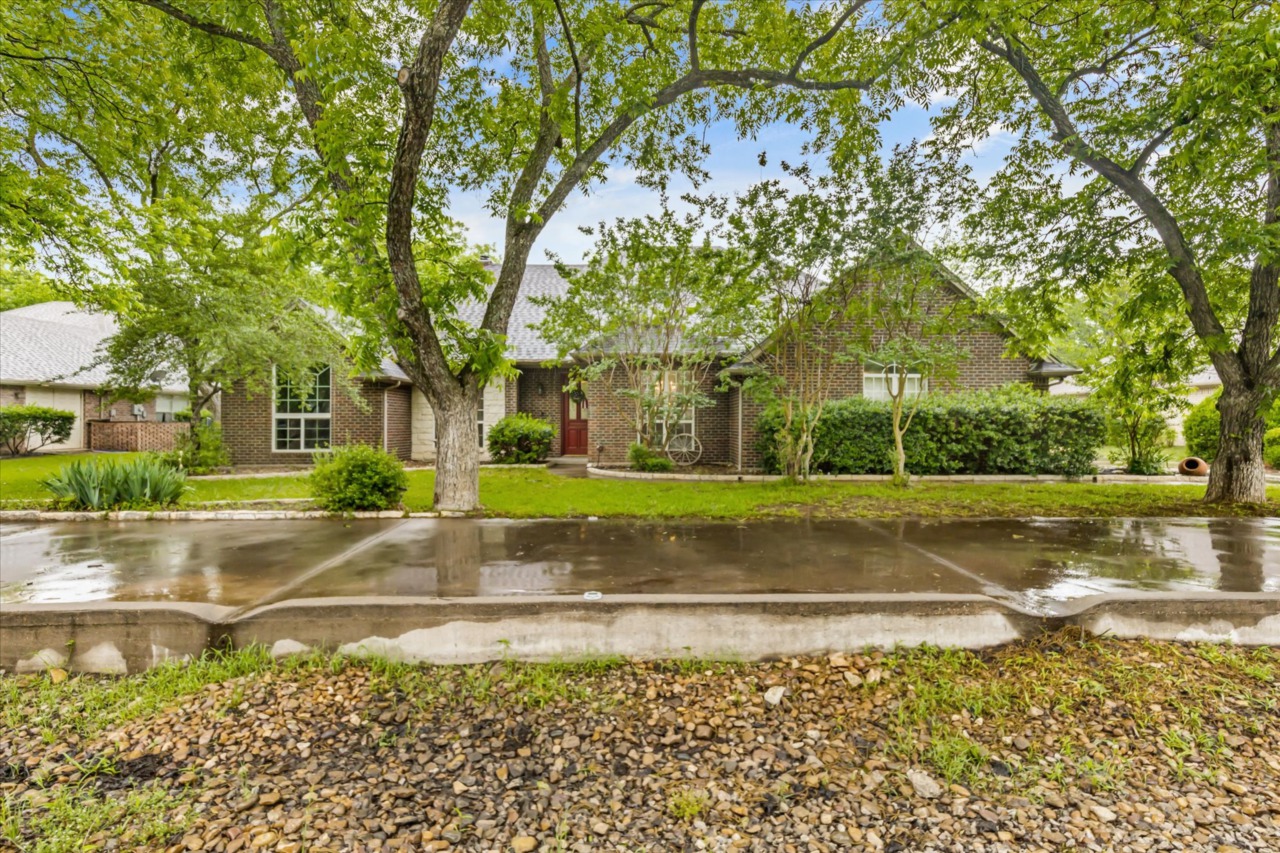 9410 Monticello Drive Granbury, TX 76049
