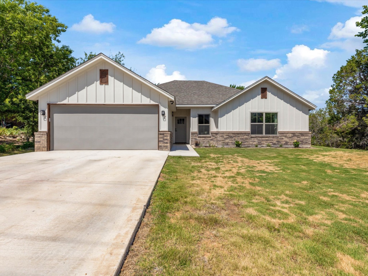 3909 Seminole Trail Granbury, TX 76048