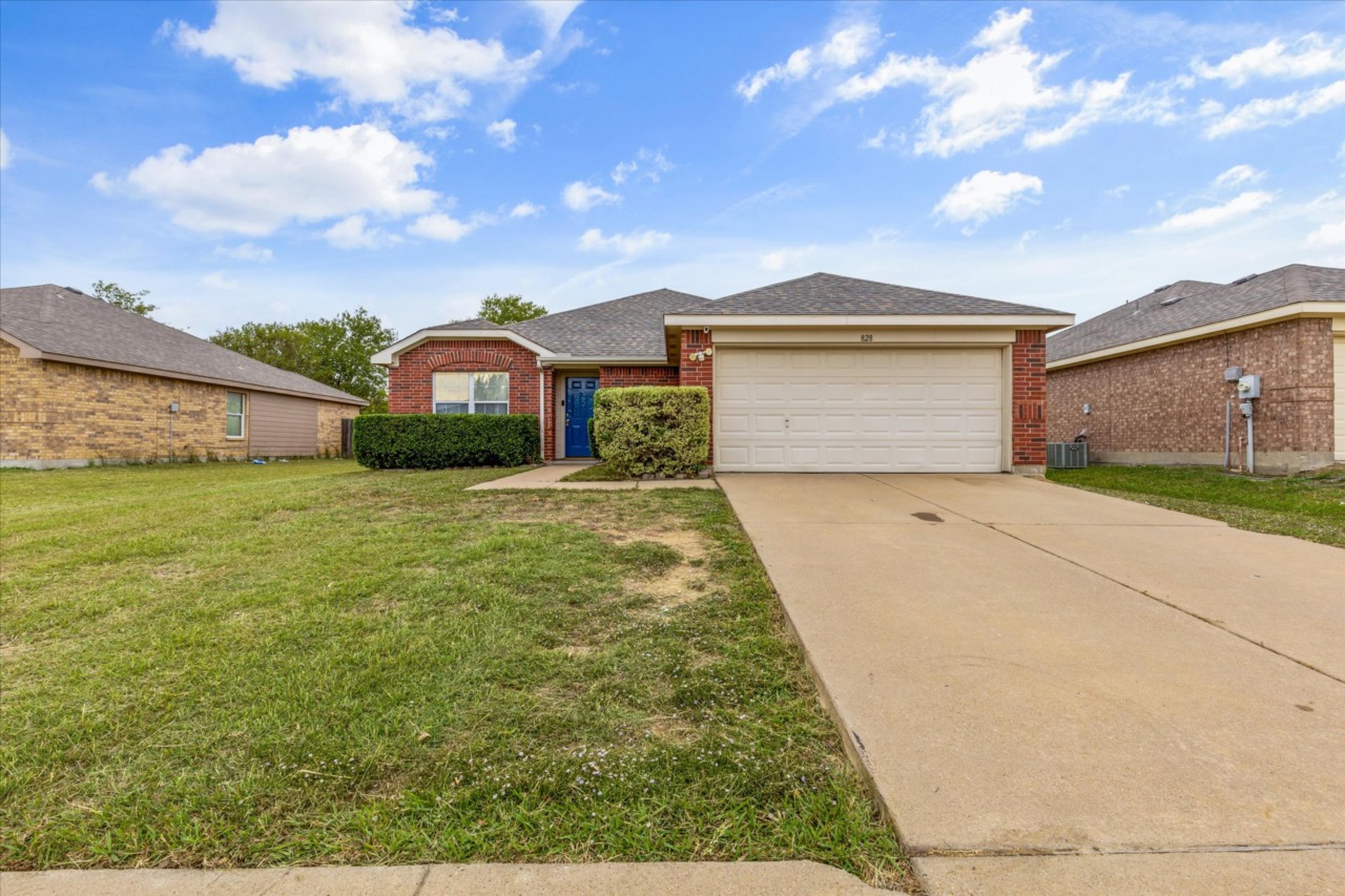 828 Cedar Ridge Lane Burleson, TX 76028