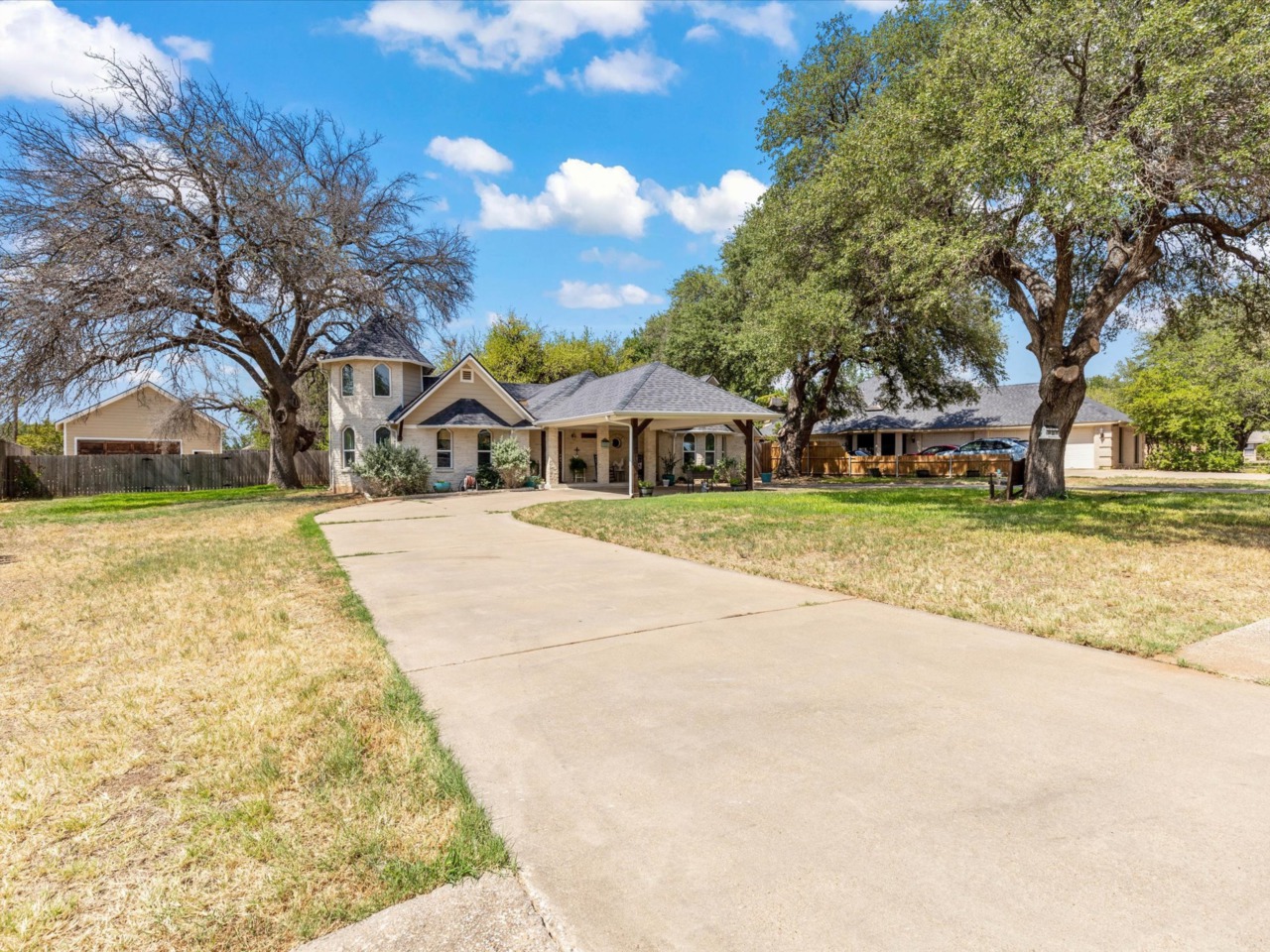 614 Aqua Vista Drive Granbury, TX 76049