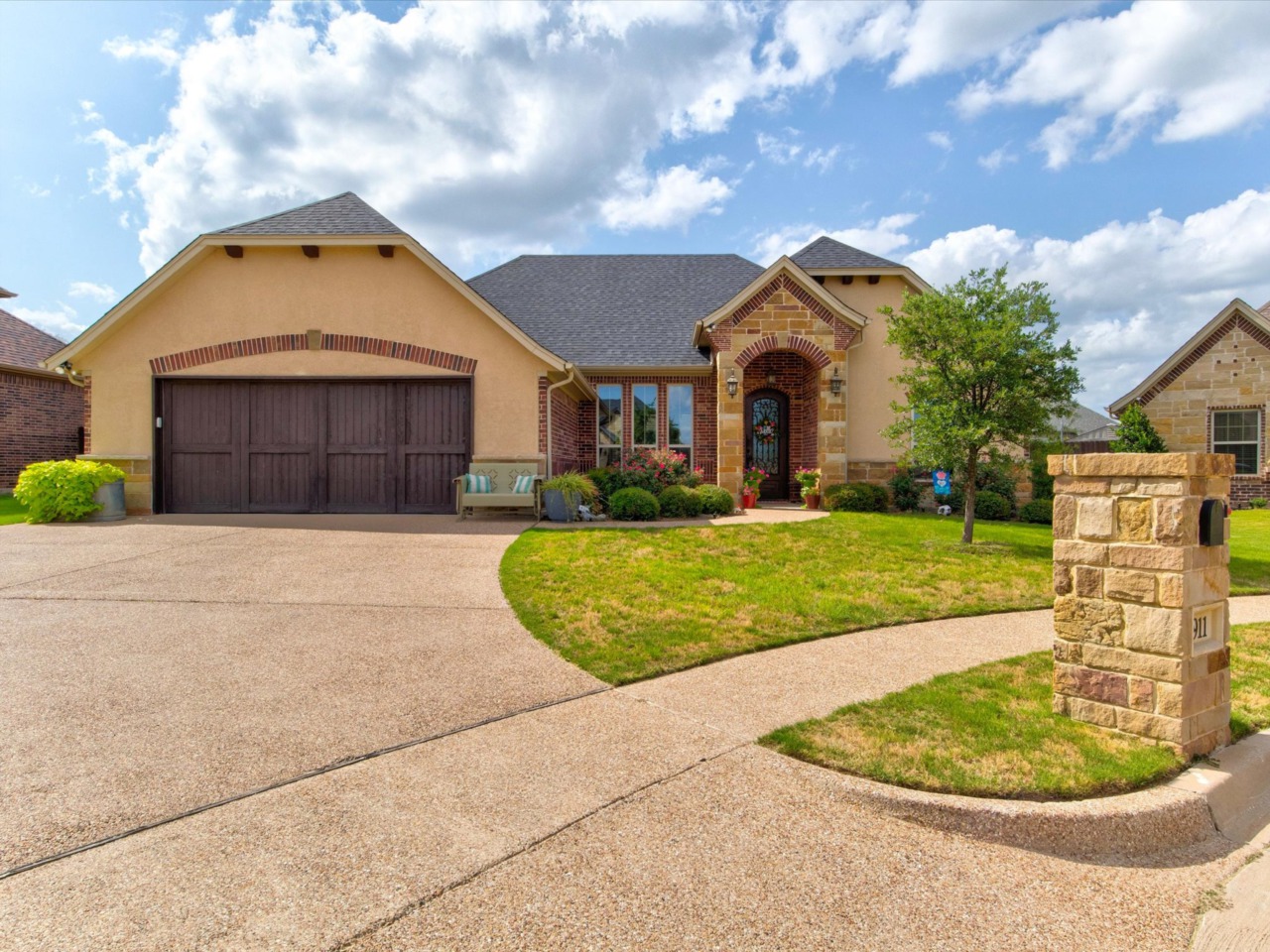 911 Joshua Court Granbury, TX 76048