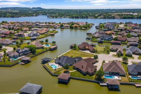 Lake Granbury Homes for Sale – Waterfront Houses and Real Estate