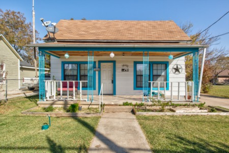 671 N Race Street Stephenville, TX 76401