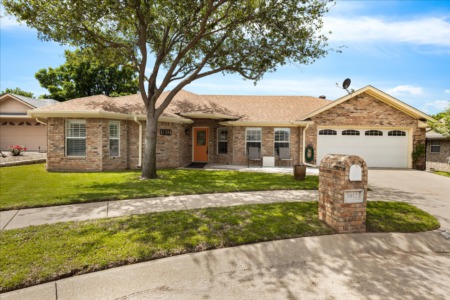 1012 Teresa Court Granbury, TX 76048