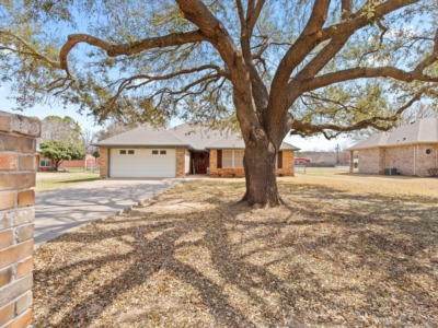 905 Janis Street Granbury, TX 76049