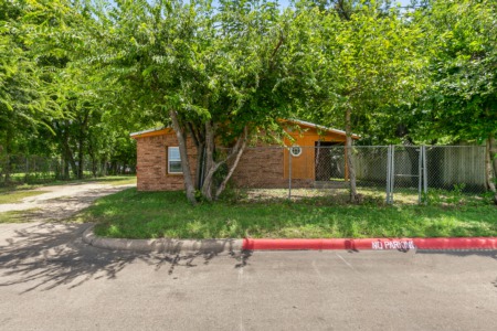404 N Hannaford Street Granbury, TX 76048