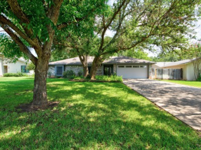 410 Granada Calle Court Granbury, TX 76049