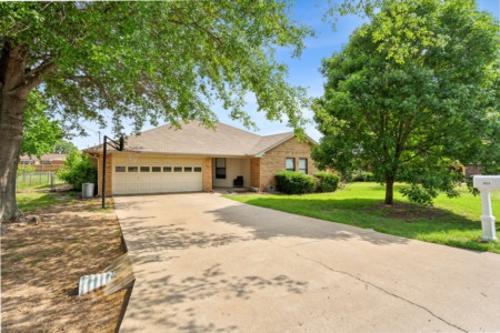 Granbury Tx Real Estate - Homes -- Land -- Elevate Realty Group