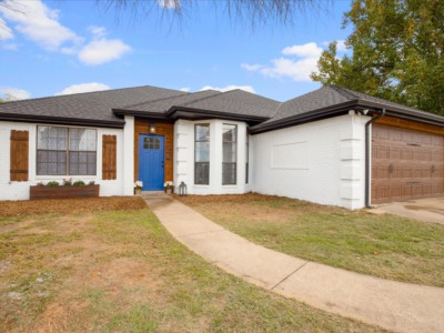 4003 Country Meadows Circle Granbury, TX 76049