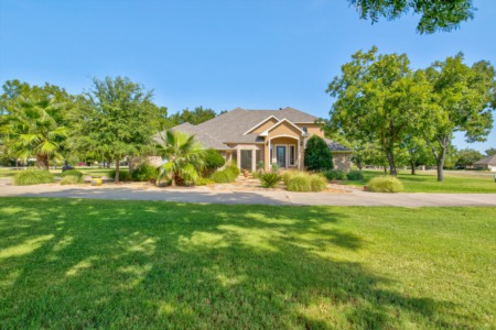 6406 Colonial Drive Granbury, TX 76049