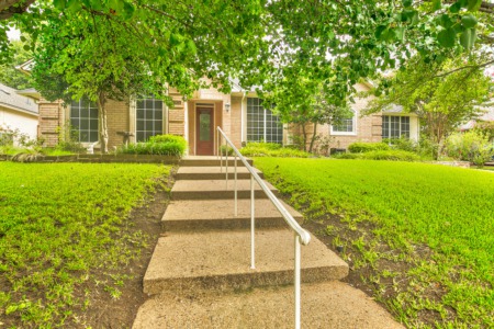 6924 Brookvale Road Fort Worth, TX 76132