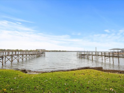 912 W Lake Drive Weatherford, TX 76087