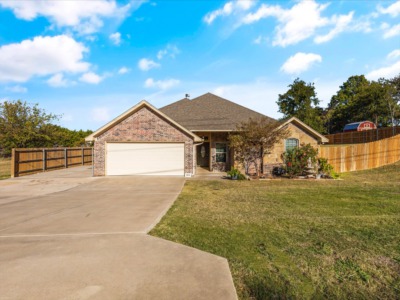 304 Knob Hill Drive Granbury, TX 76048