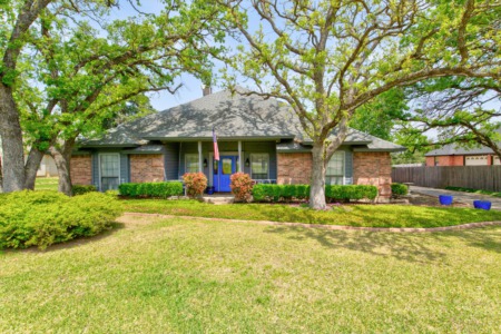 2613 S Chase Court Burleson, TX 76028