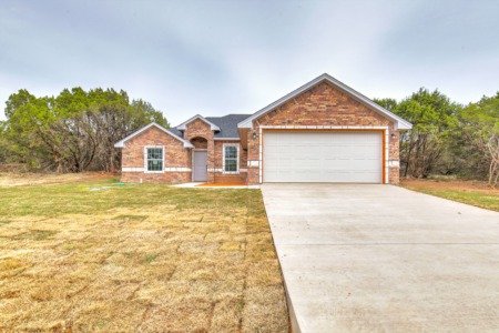 5815 Stonegate Circle Granbury, TX 76048