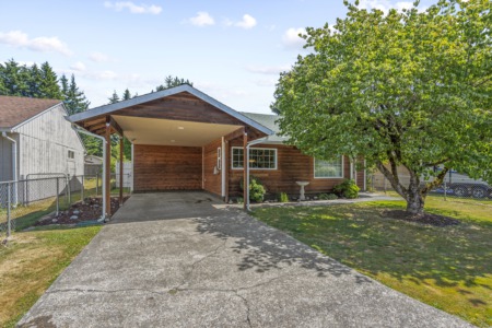 744 NE Woodard Ave Castle Rock, WA 98611