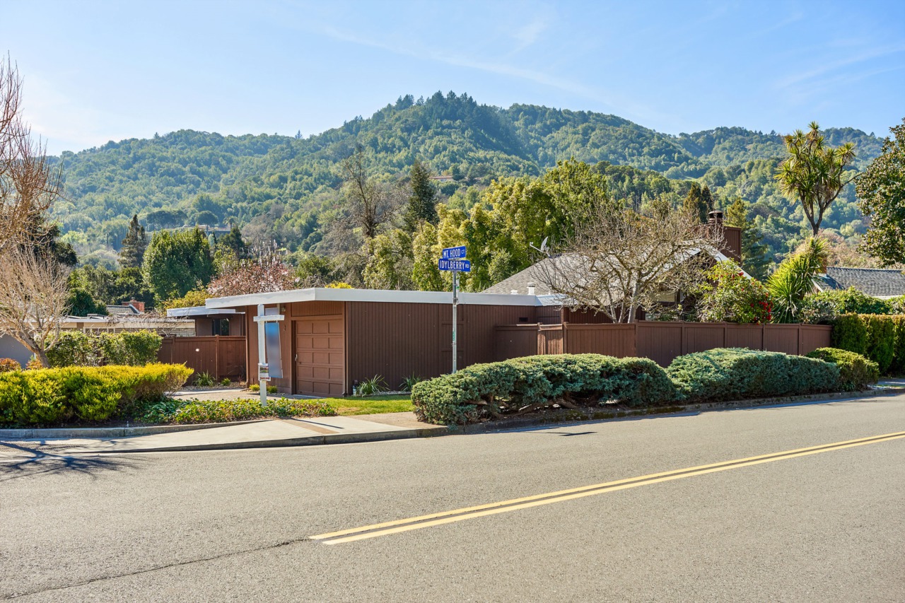 2 Mount Hood San Rafael, CA 94903